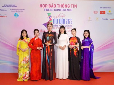 Hứa hẹn ấn tượng với sưu tập áo dài “Thư từ Phố thị”