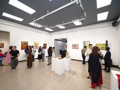 Triển lãm nghệ thuật “Nhân Dạng” tôn vinh những tài năng trẻ