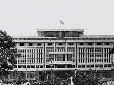 150 tài liệu, hiện vật lịch sử tại trưng bày “Non sông liền một dải“