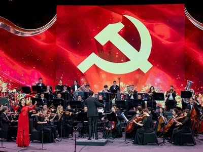  Khúc ca hào hùng mừng 50 năm đại thắng mùa xuân 