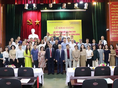 Khai giảng Lớp bồi dưỡng công chức Ngạch chuyên viên cao cấp và tương đương năm 2025