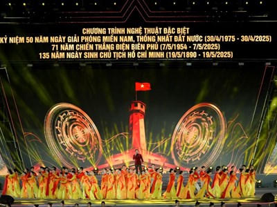 Khơi niềm tự hào dân tộc, vươn tới tương lai rực rỡ