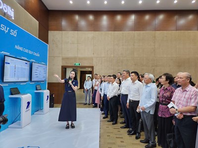 Đừng lo AI thay thế con người trong tác nghiệp báo chí