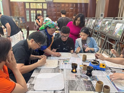 Thú vị trải nghiệm “Giữ màu di sản”