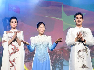 Độc đáo bộ sưu tập “Vì hoà bình” của NTK Đỗ Như Quỳnh