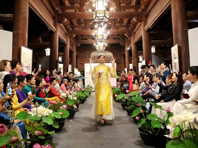 Chiều sâu cốt cách, tinh thần văn hóa Việt