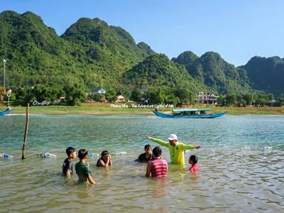 Dạy bơi cho trẻ – Hành động nhỏ, giá trị lớn