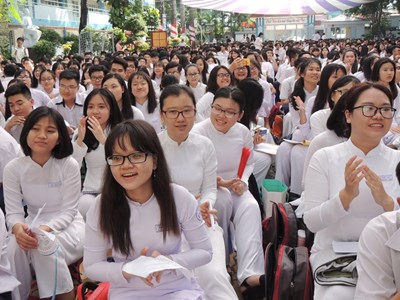 Học sinh được miễn học phí, nhưng cần phải đóng những khoản này 