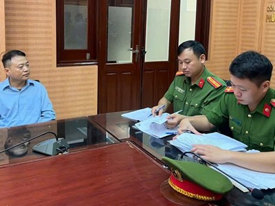 Khởi tố Shark Bình, tạm giữ gần 600 cây vàng, 18 sổ đỏ