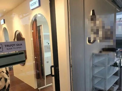 Hàng chục clip nhạy cảm của khách hàng nữ bị phát tán từ tiệm chụp ảnh ở Hà Nội