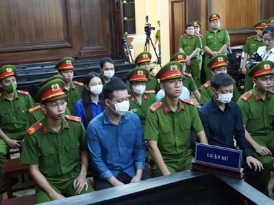 Thùy Tiên, Quang Linh, Hằng Du Mục bước vào phiên tòa sơ thẩm