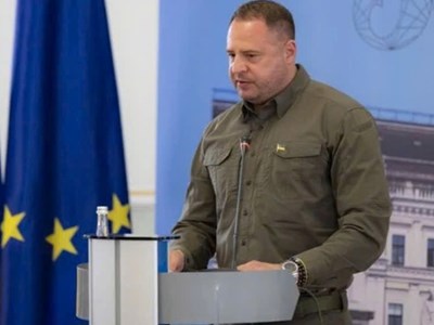 Cú sốc ở Ukraine, “cánh tay phải” của Tổng thống Zelensky bất ngờ từ chức 