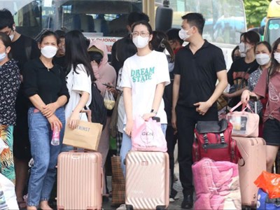 Người lao động ký hợp đồng có được thưởng Tết?