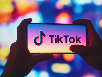 “Thuật toán gây nghiện” đẩy TikTok trước nguy cơ bị phạt hàng tỉ USD