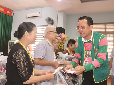 Trên những con đường của lòng nhân ái