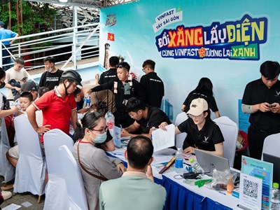 Chủ đề “Thu xăng - đổi điện” gây bùng nổ tranh luận trên các diễn đàn xe cộ