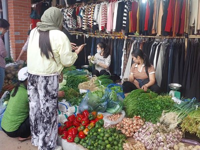 Xu hướng “thắt lưng buộc bụng” thông minh giữa thời bão giá