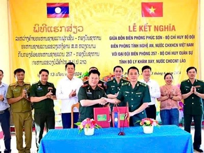 Thắm tình hữu nghị Việt - Lào qua mô hình “kết chạ”