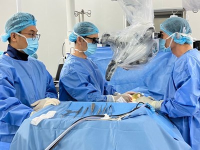 Lựa chọn Việt Nam mổ u não, bệnh nhân Campuchia phục hồi khả năng vận động và giao tiếp chỉ sau 6 ngày 