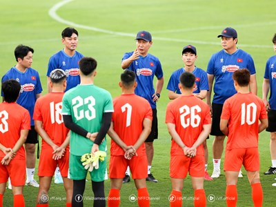 Chung tay tạo sức mạnh cho đội tuyển bóng đá