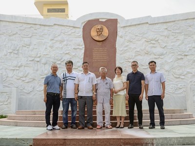 Bài 1: Mang nặng ân tình với Việt Nam
