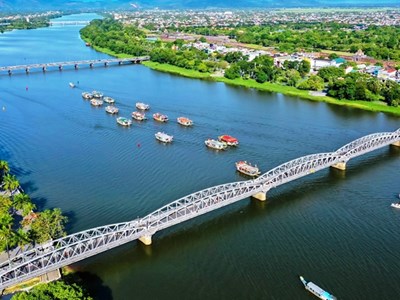 Giữ trục cảnh quan sông Hương bằng kỷ luật quy hoạch