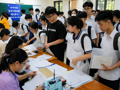 Đang phúc khảo điểm lớp 10, thí sinh có cần xác nhận nhập học?