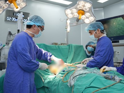 Vinmec Hải Phòng “hồi sinh” lồng ngực bị lõm cho cậu bé 13 tuổi bằng ca phẫu thuật tạo hình phức tạp 