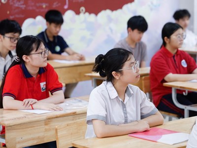 Đề xuất thi lớp 10 hai môn: Phụ huynh mừng bớt học thêm, học sinh lo mất lợi thế
