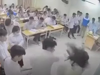 Cú đánh giữa bục giảng và giới hạn cuối cùng của ứng xử học đường