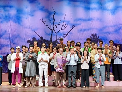 Cháy vé, khán giả đổ xô đến rạp