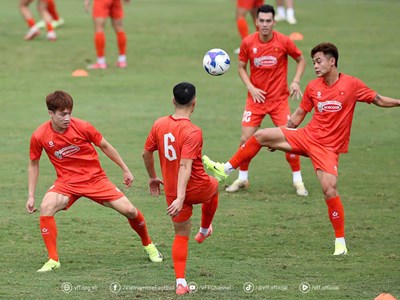 HLV Kim Sang-sik triệu tập Phan Du Học