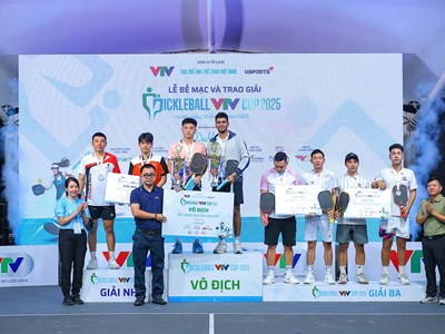 Các tay vợt ủng hộ đồng bào vùng lũ