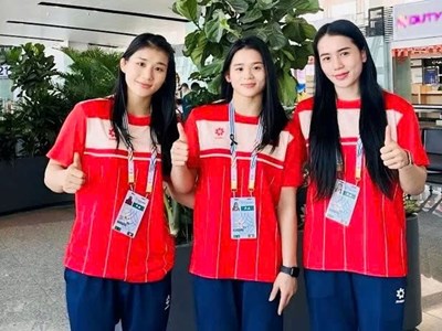 Trưởng đoàn Nguyễn Hồng Minh gửi thư chia buồn tới gia đình ba nữ đô vật giành HCV