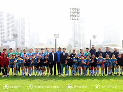 Lãnh đạo Bộ VHTTDL, Cục TDTT Việt Nam và LĐBĐ Việt Nam chúc Tết đội tuyển nữ Việt Nam