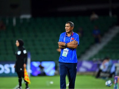 HLV Mai Đức Chung ghi nhận tinh thần thi đấu của tuyển nữ Việt Nam trước Ấn Độ