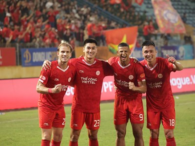 Thể Công - Viettel bám sát CAHN trong cuộc đua vô địch