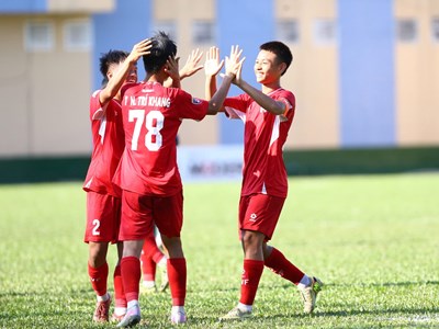 Lộ diện thêm các đội vào tứ kết sau loạt trận kịch tính