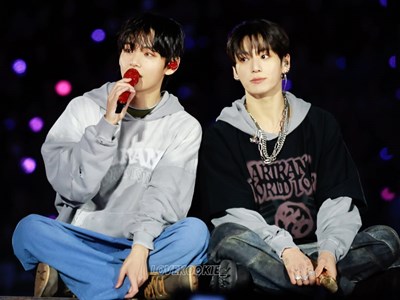 Jungkook (BTS) lo lắng khi V tiết lộ một bên tai chỉ còn nghe khoảng 30%