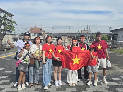 Cổ động viên Việt Nam tiếp lửa cho đội tuyển U23 tại ASIAD 20