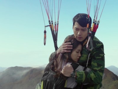 Son Ye Jin hé lộ câu chuyện phía sau cảnh ôm Hyun Bin trong “Hạ cánh nơi anh”