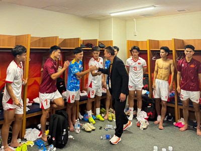 Chủ tịch LĐBĐ Việt Nam Trần Quốc Tuấn tiếp sức ĐT nữ và U23 Việt Nam trước tứ kết ASIAD 2026