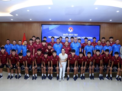 U17 Việt Nam trang bị kiến thức dinh dưỡng thể thao, phòng tránh chấn thương