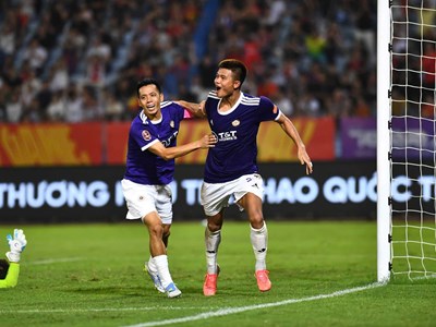 CLB Hà Nội đánh bại CAHN trong trận derby Thủ đô