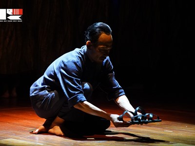 Vở “Người đi dép cao-su”, một biên niên sử sân khấu hào hùng