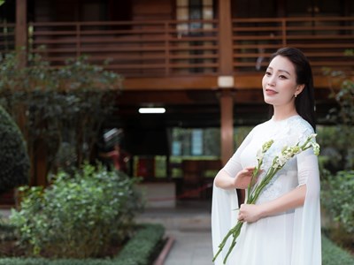 Ca sĩ Sao Mai Huyền Trang ra MV mừng sinh nhật Bác Hồ