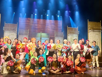 Nghệ thuật tuồng tạo sức hút với khán giả qua một vở đề tài dân gian