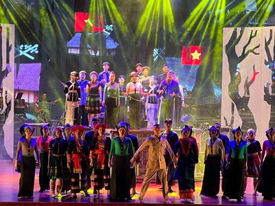 Cơ hội để thưởng thức vở nhạc kịch “Đi về phía Mặt trời”