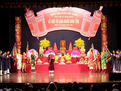 Nghệ sĩ sân khấu tưởng nhớ tổ nghề, hướng về đồng bào bị ảnh hưởng bão lũ