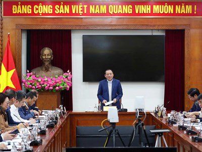 Không phải thấy khó mà không làm và dứt khoát bỏ tư duy “không quản được thì cấm”